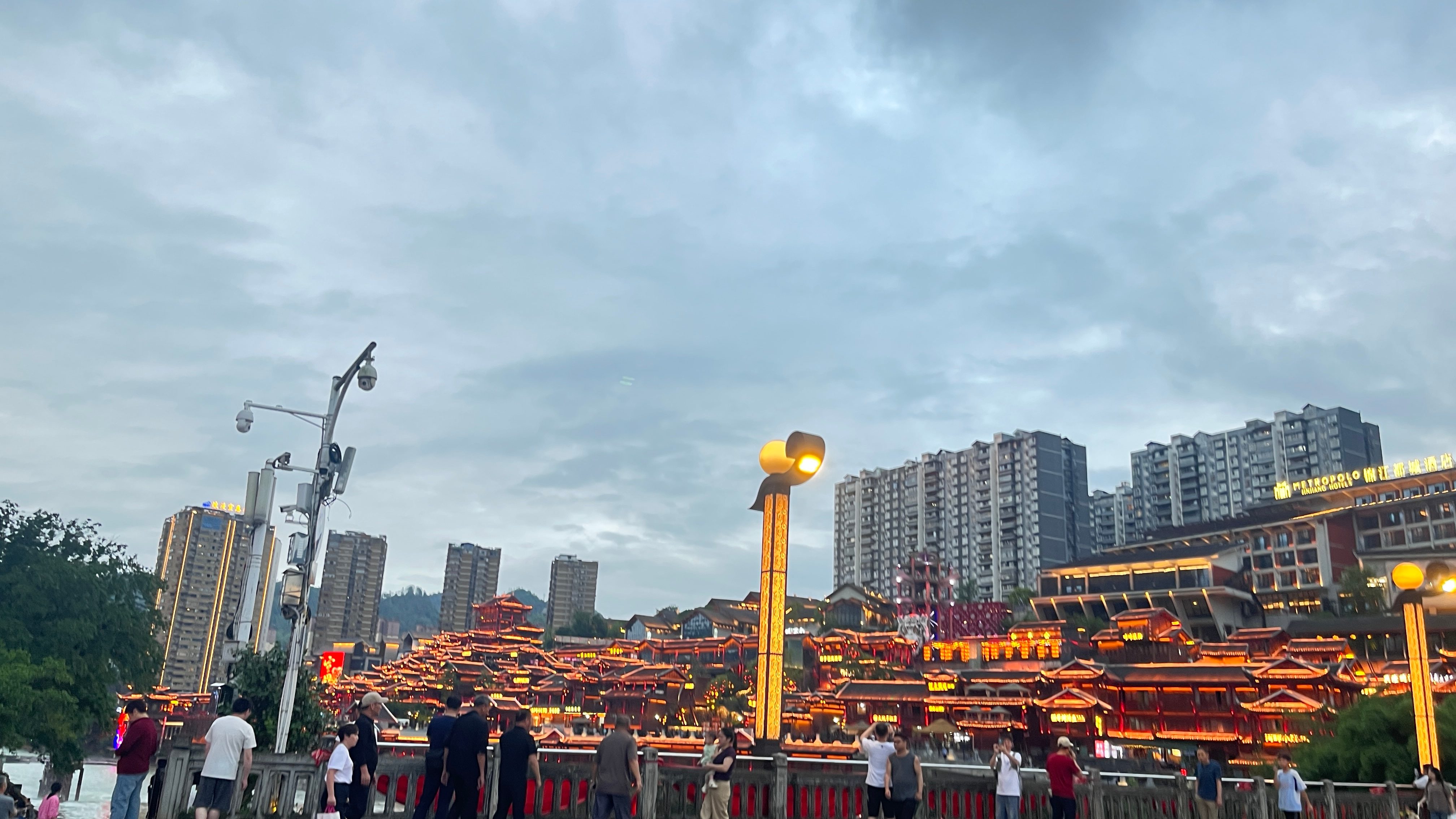 武汉全球通旅行社-宣恩 仙山贡水 夜景 