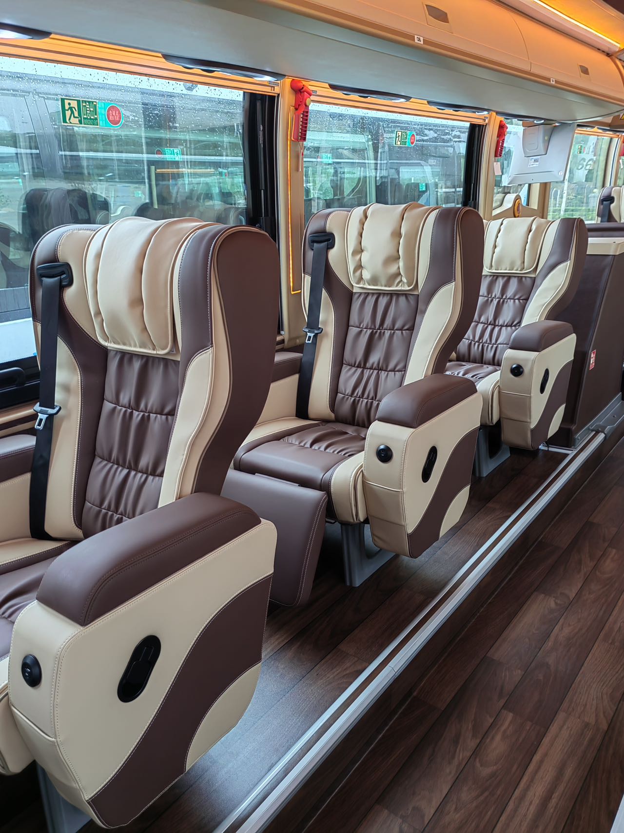 武汉全球通旅行社-1+1VIP 18+1豪华陆地【知音号】包车租车用车