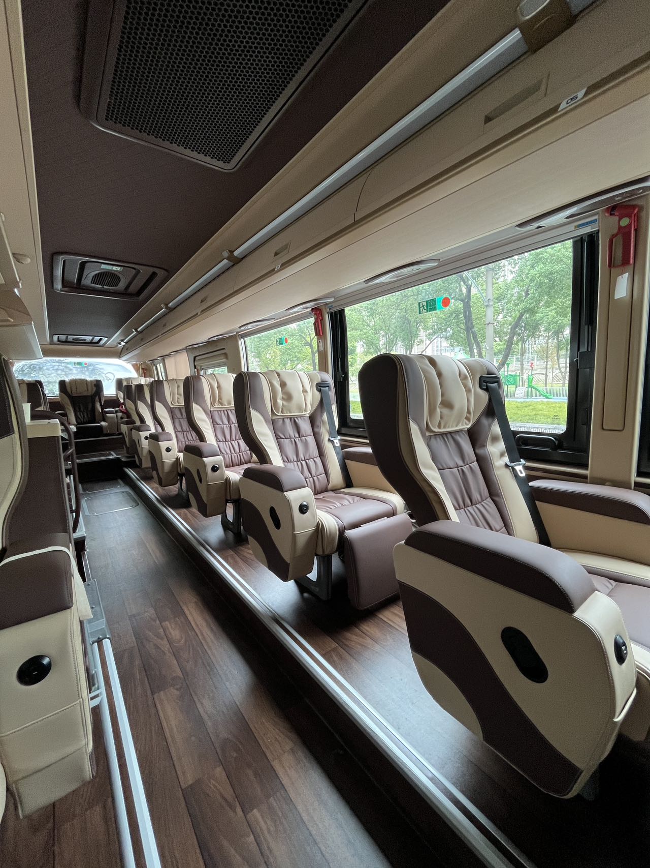 武汉全球通旅行社-1+1VIP 18+1豪华陆地【知音号】包车租车用车