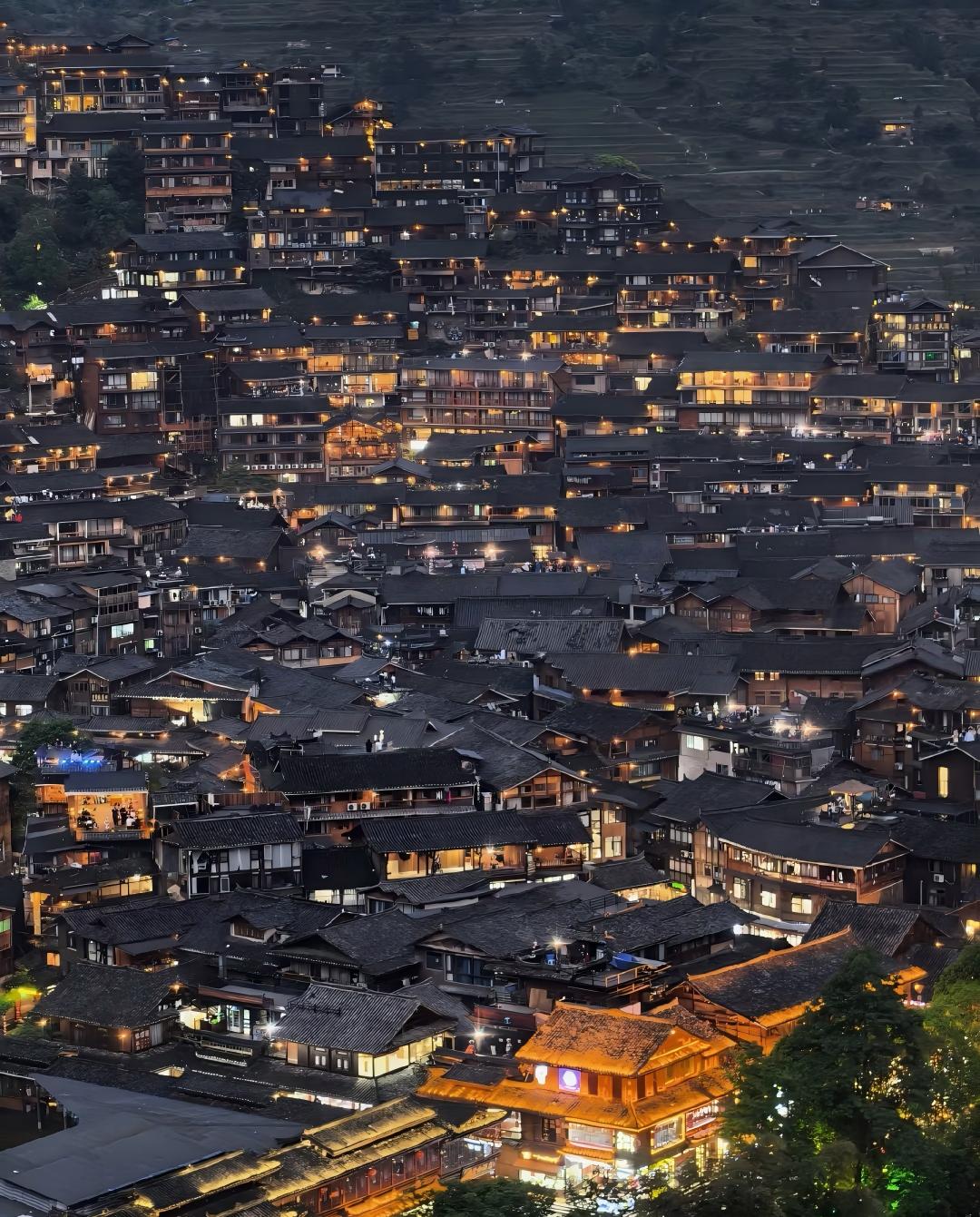 武汉全球通旅行社-贵州旅游 千户苗寨
