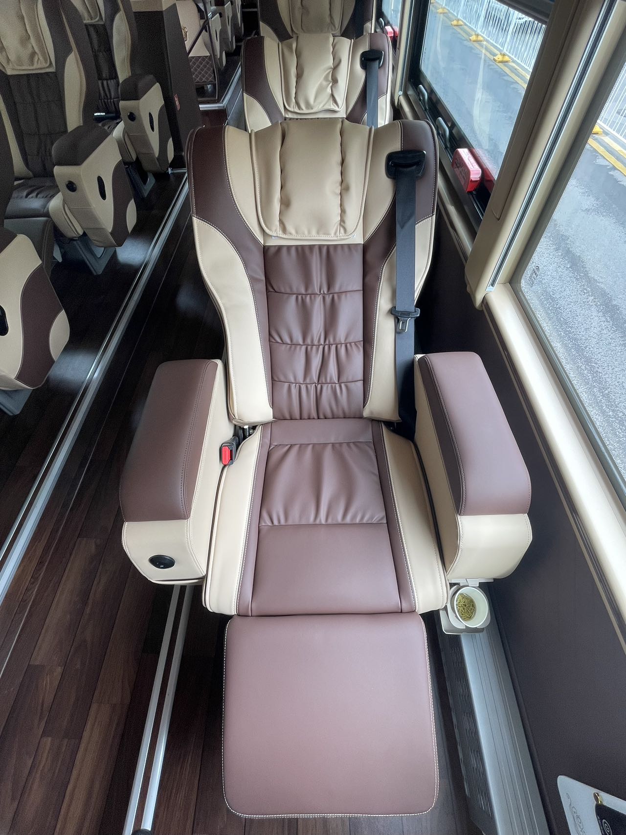 武汉全球通旅行社-1+1VIP 18+1豪华陆地【知音号】包车租车用车