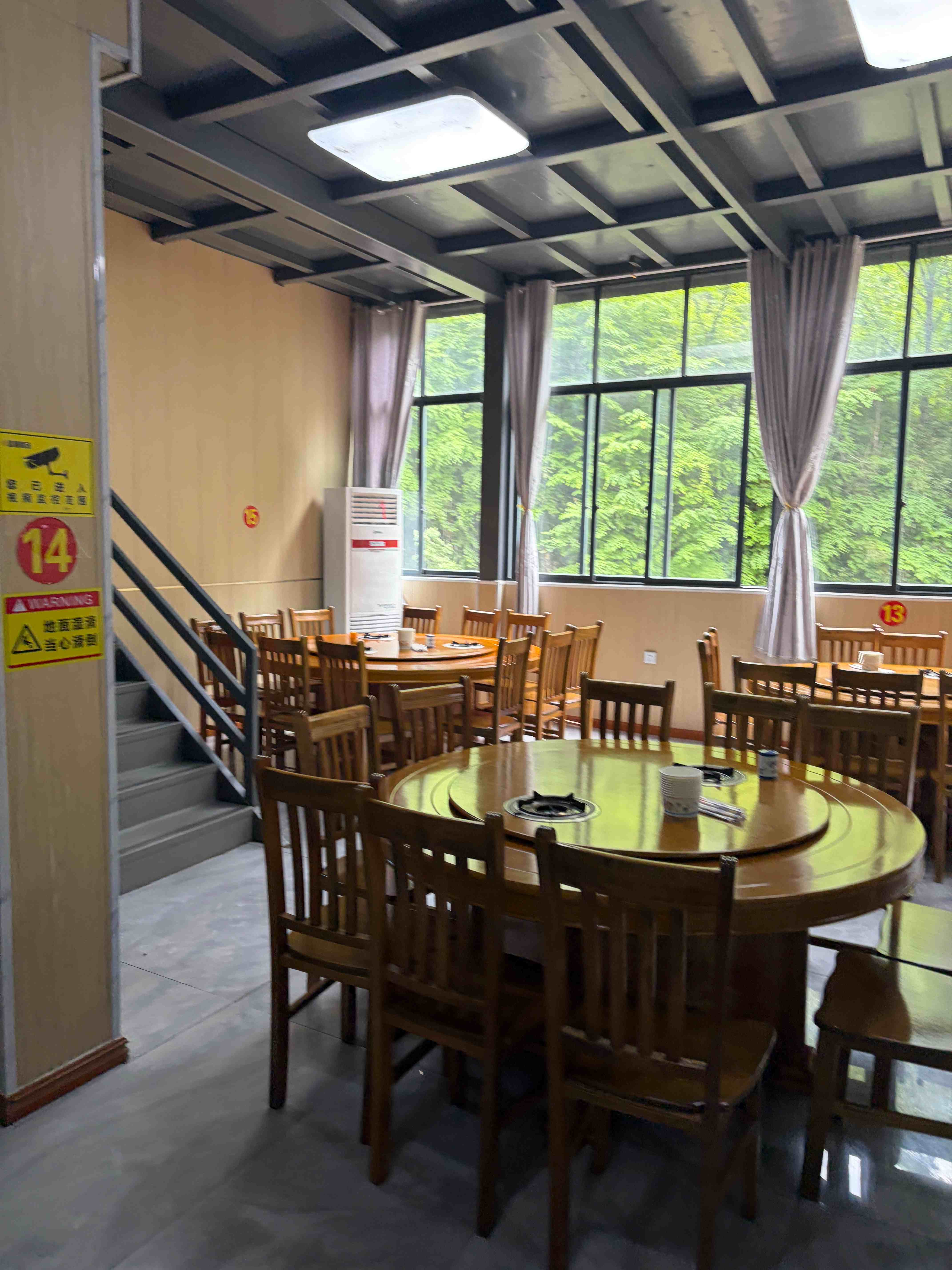 武汉全球通旅行社-神农架 农庄 粗粮野菜 野味美食 