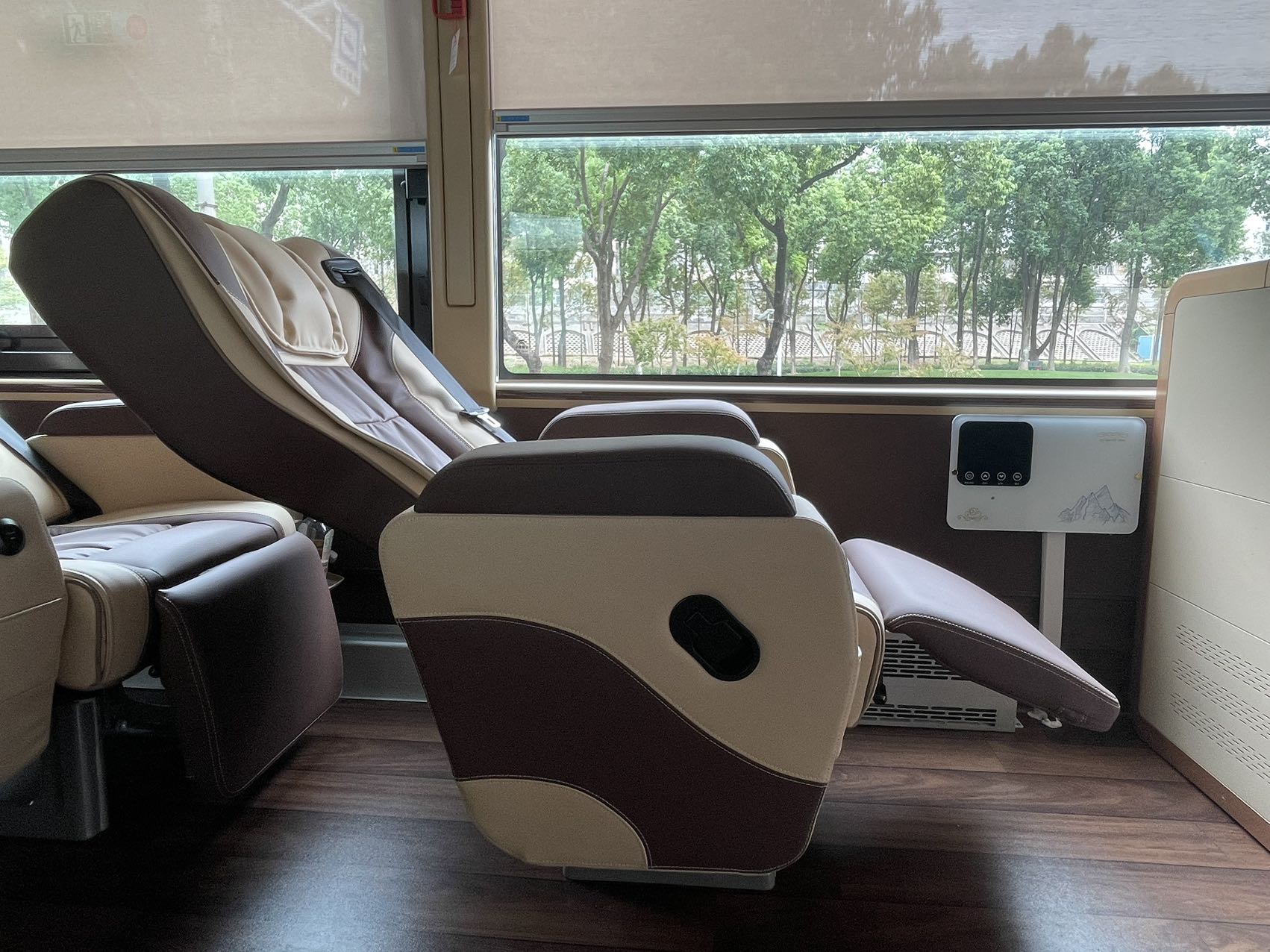 武汉全球通旅行社-1+1VIP 18+1豪华陆地【知音号】包车租车用车