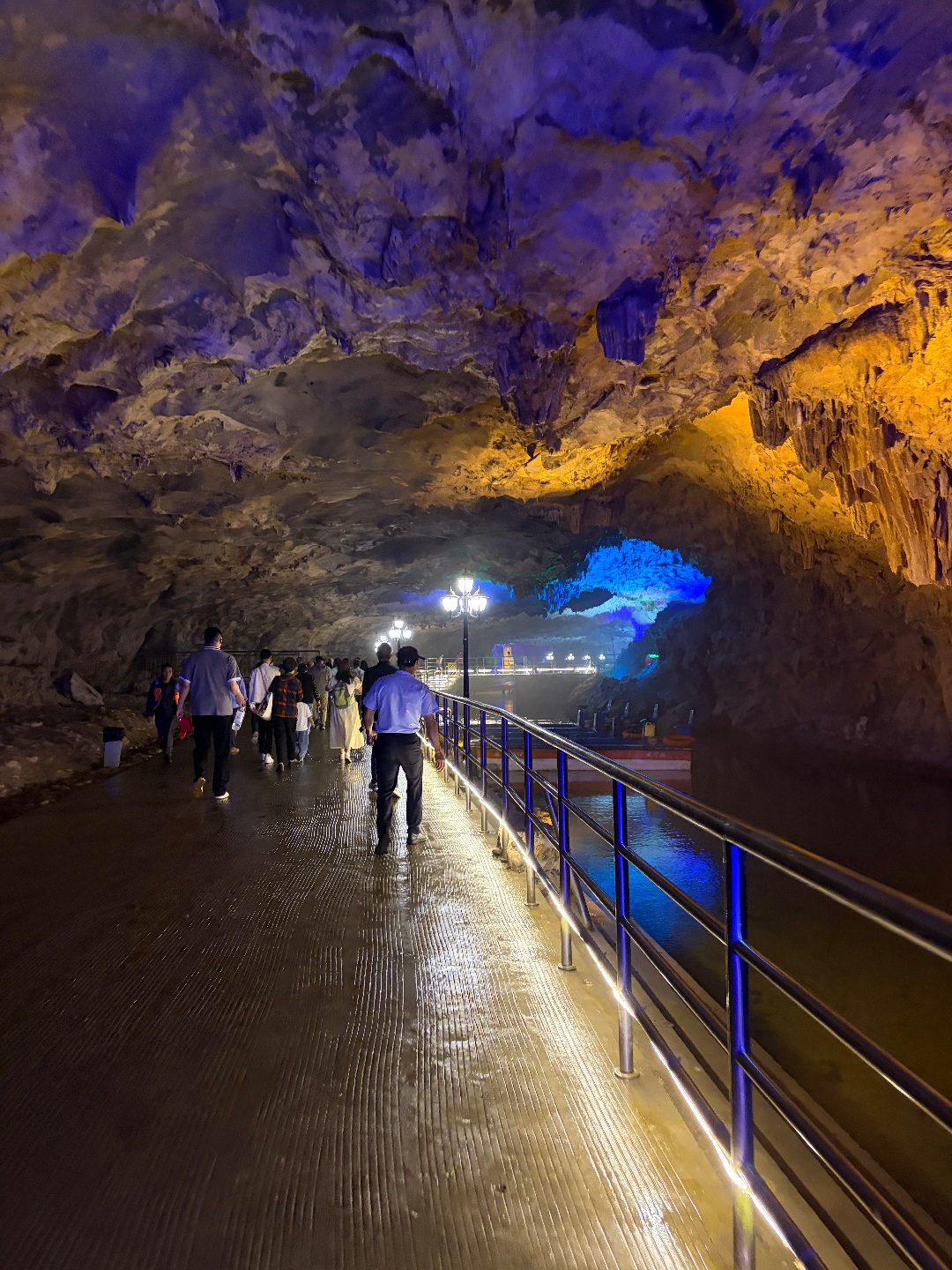 武汉全球通旅行社-咸宁 隐水洞 避暑纳凉