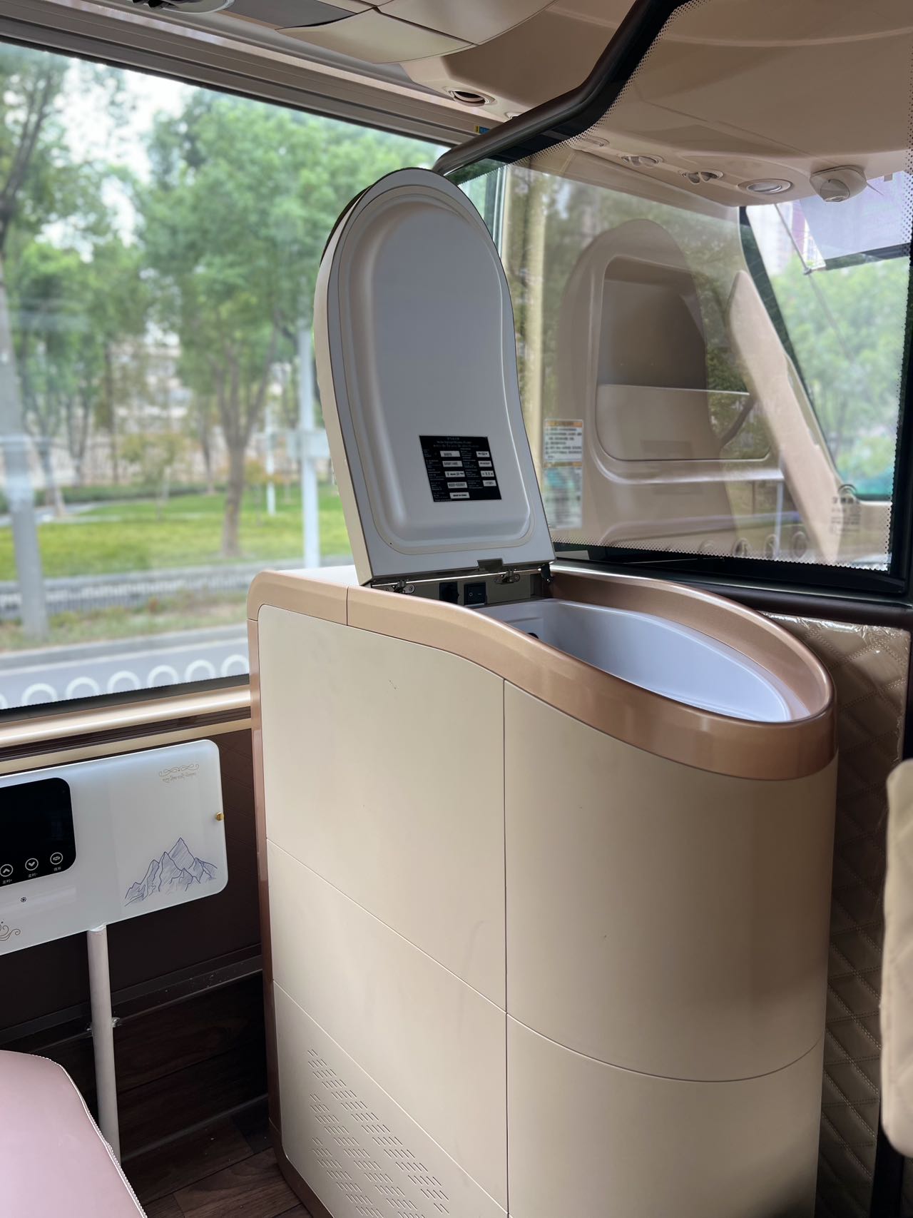 武汉全球通旅行社-2+1 VIP   27+1 超豪华大巴-包车租车用车